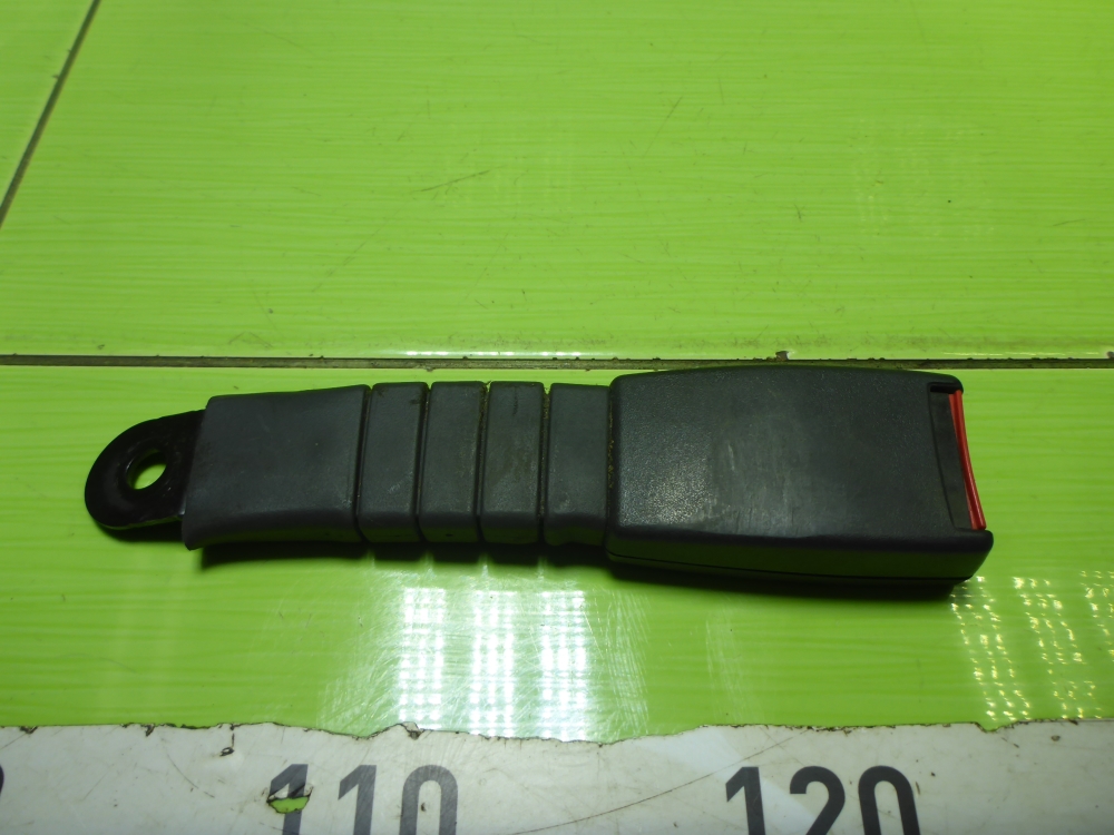 Ответная часть ремня безопасности