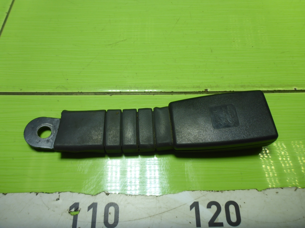 Ответная часть ремня безопасности