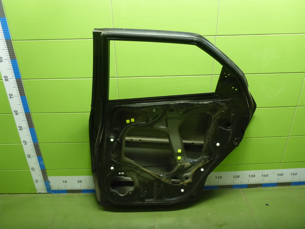 Дверь задняя правая