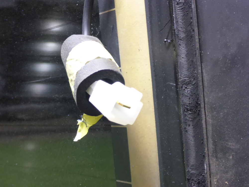 Стекло двери багажника