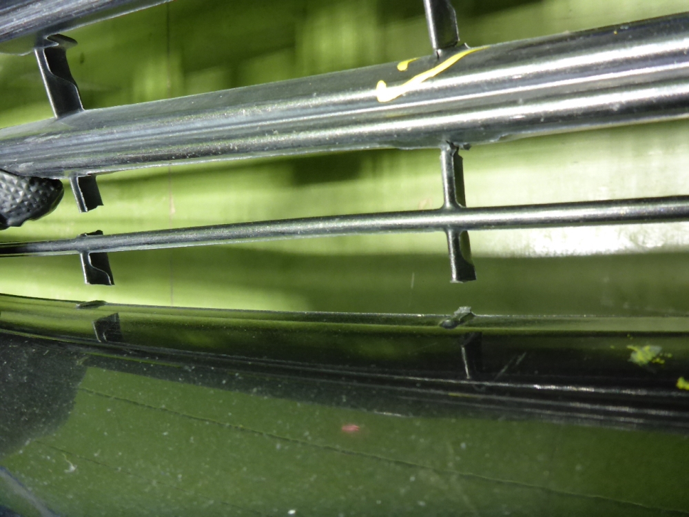 Решетка в бампер центральная