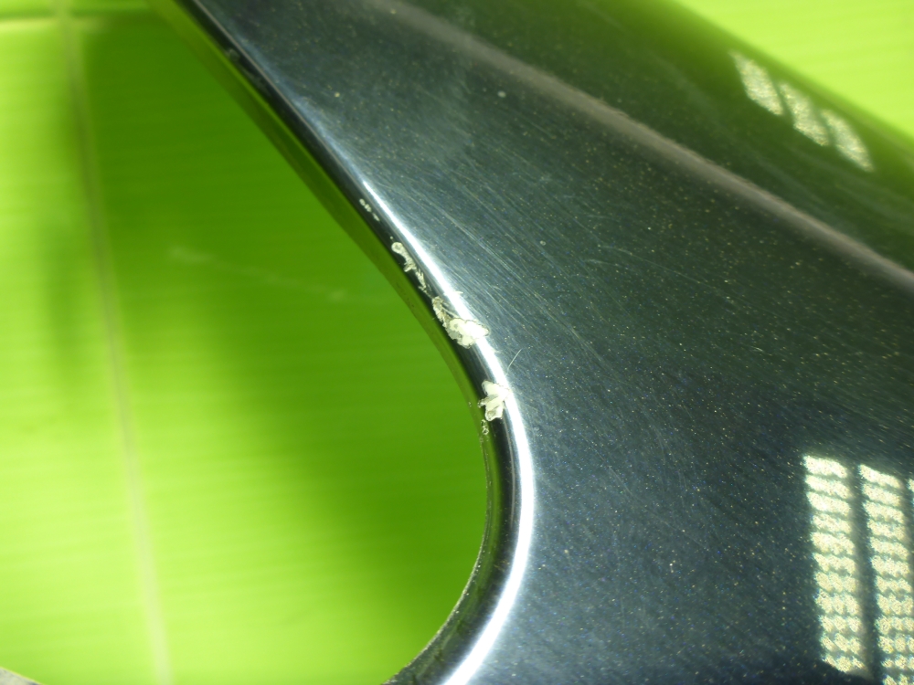 Крыло переднее правое