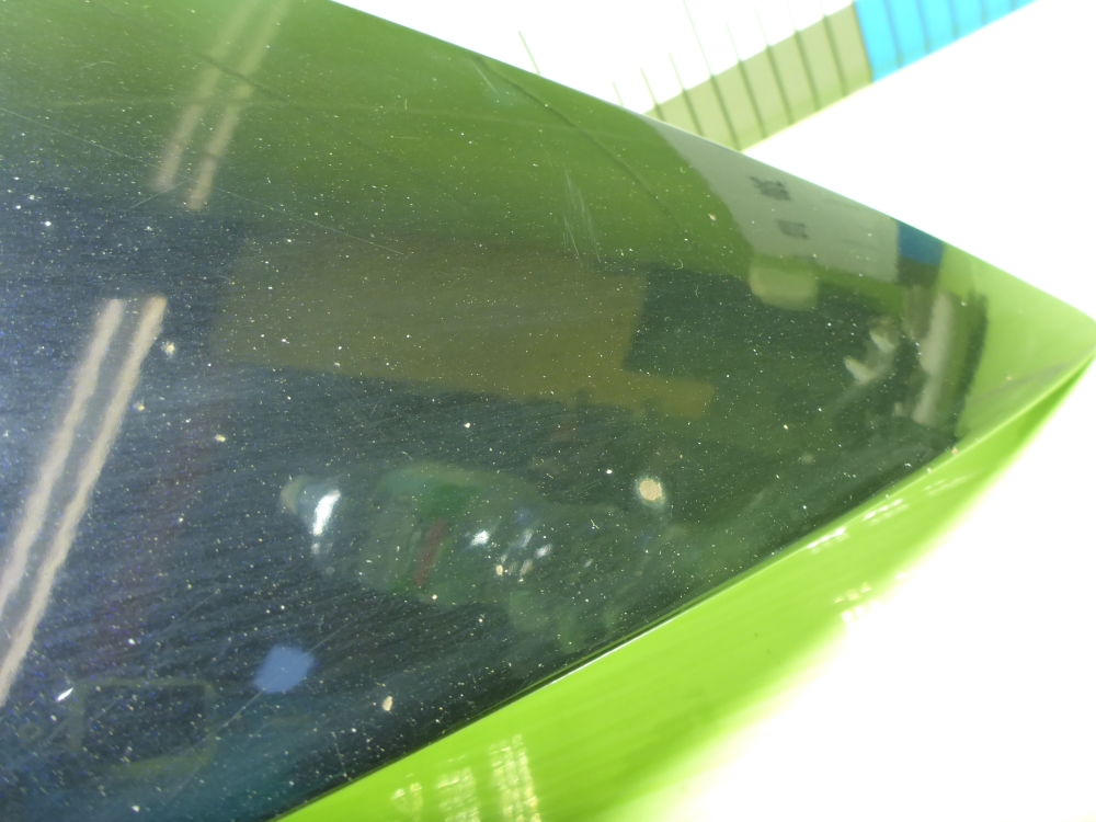 Крыло переднее правое