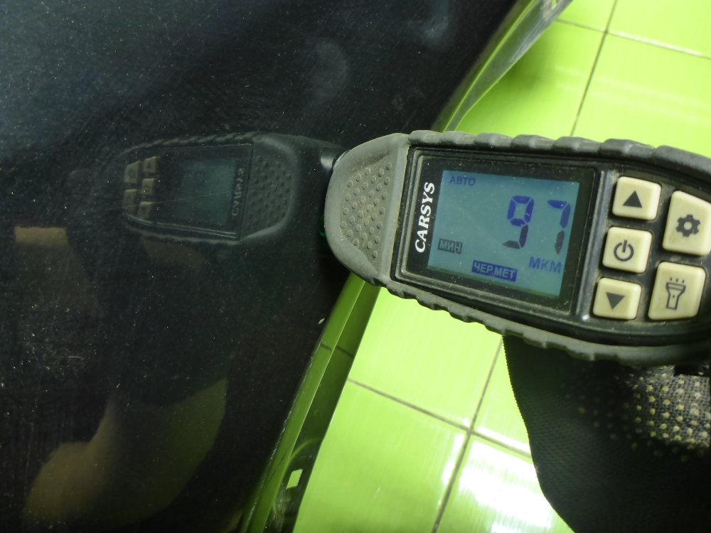 Крыло переднее правое