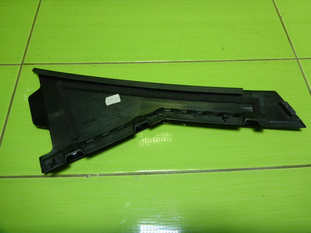Накладка двери задней левой