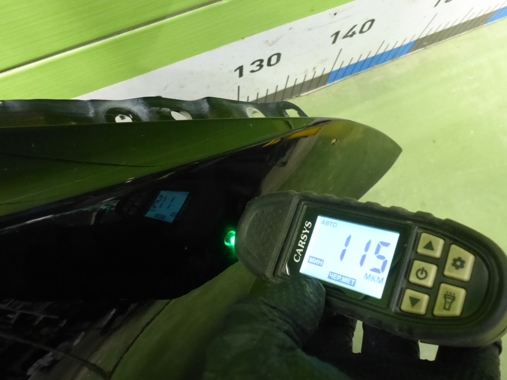 Крыло переднее правое