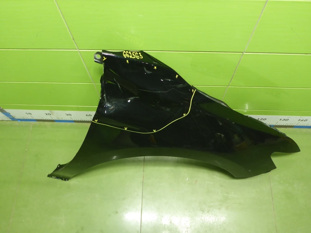 Крыло переднее правое