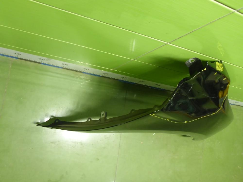 Крыло переднее правое
