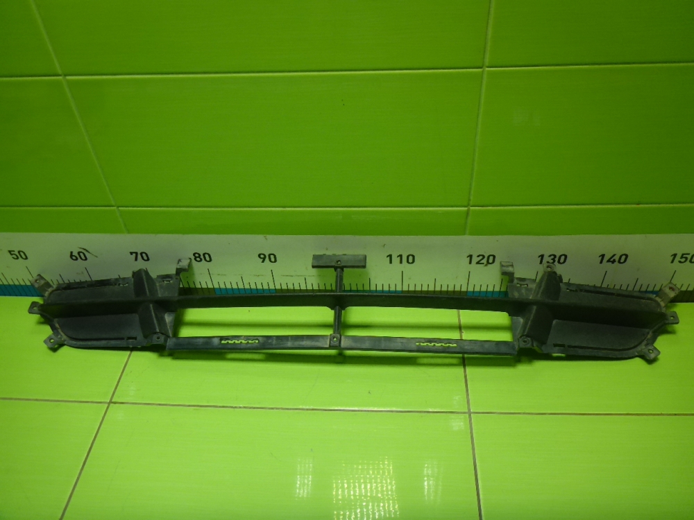 Решетка в бампер центральная