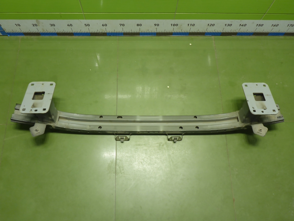 Усилитель переднего бампера