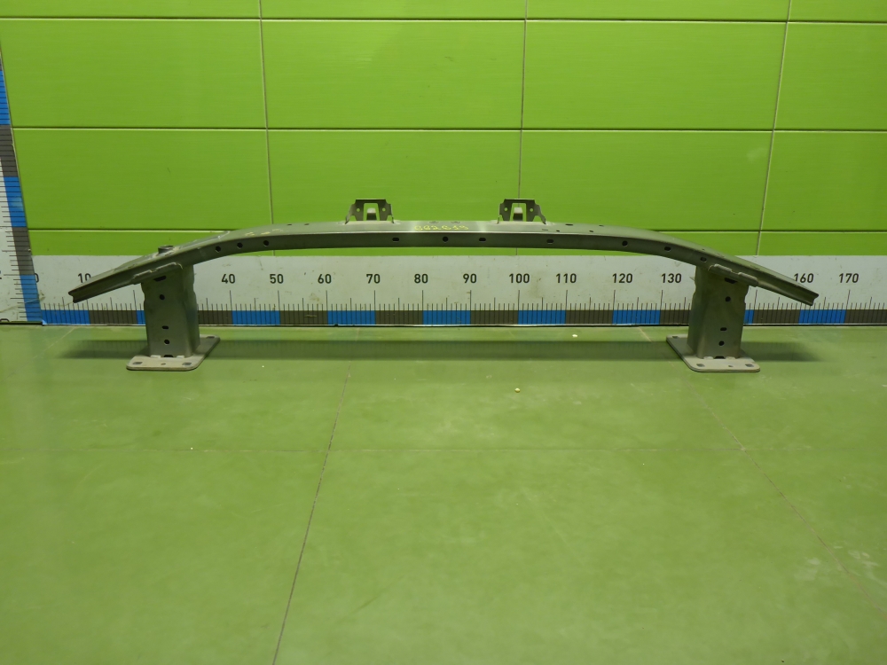 Усилитель переднего бампера