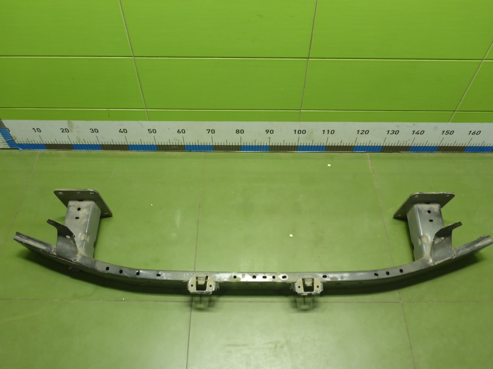 Усилитель переднего бампера