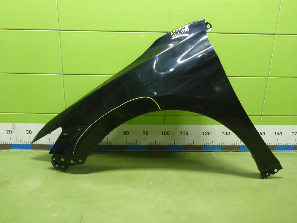 Крыло переднее левое