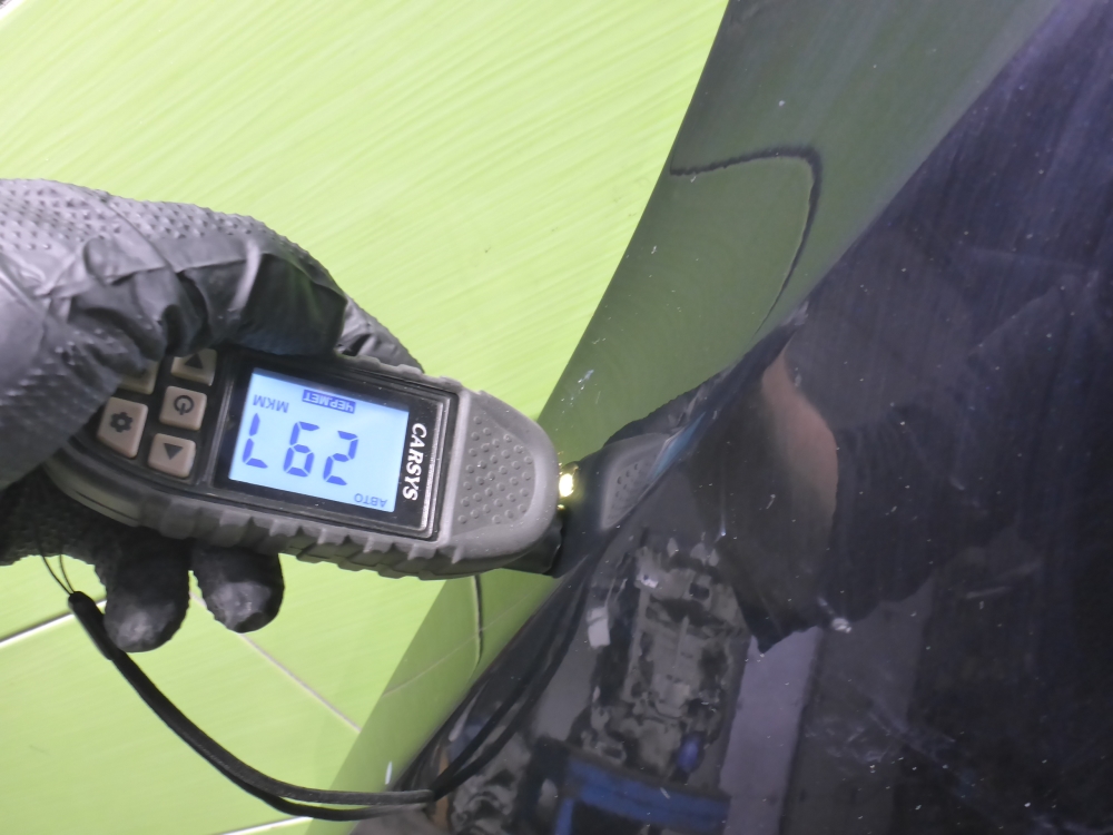 Крыло переднее левое