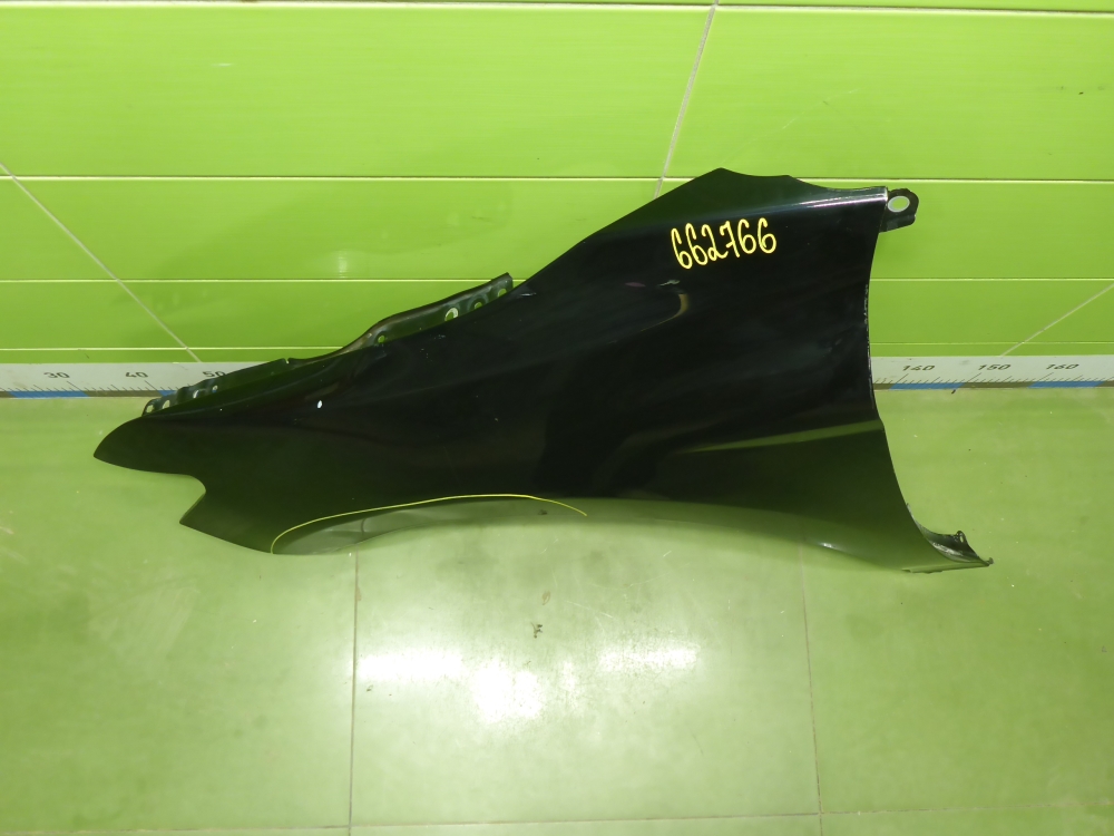 Крыло переднее левое