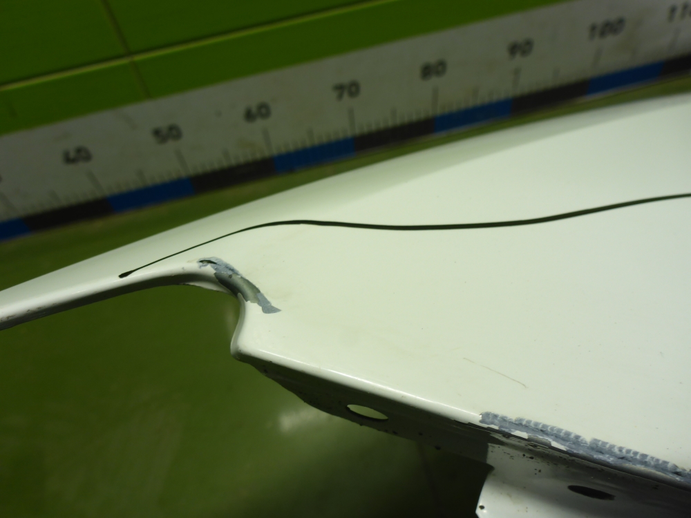 Крыло переднее левое