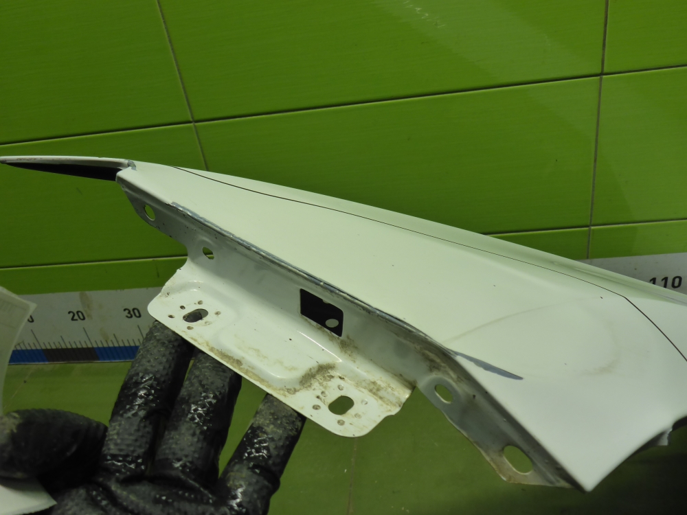 Крыло переднее левое