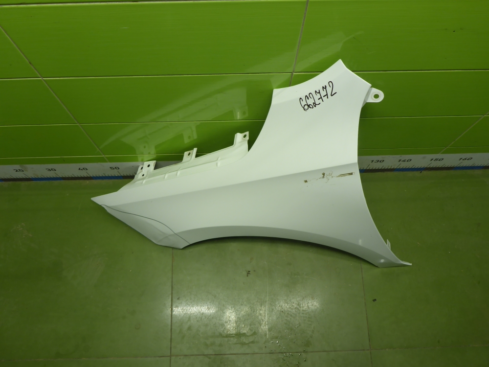 Крыло переднее левое