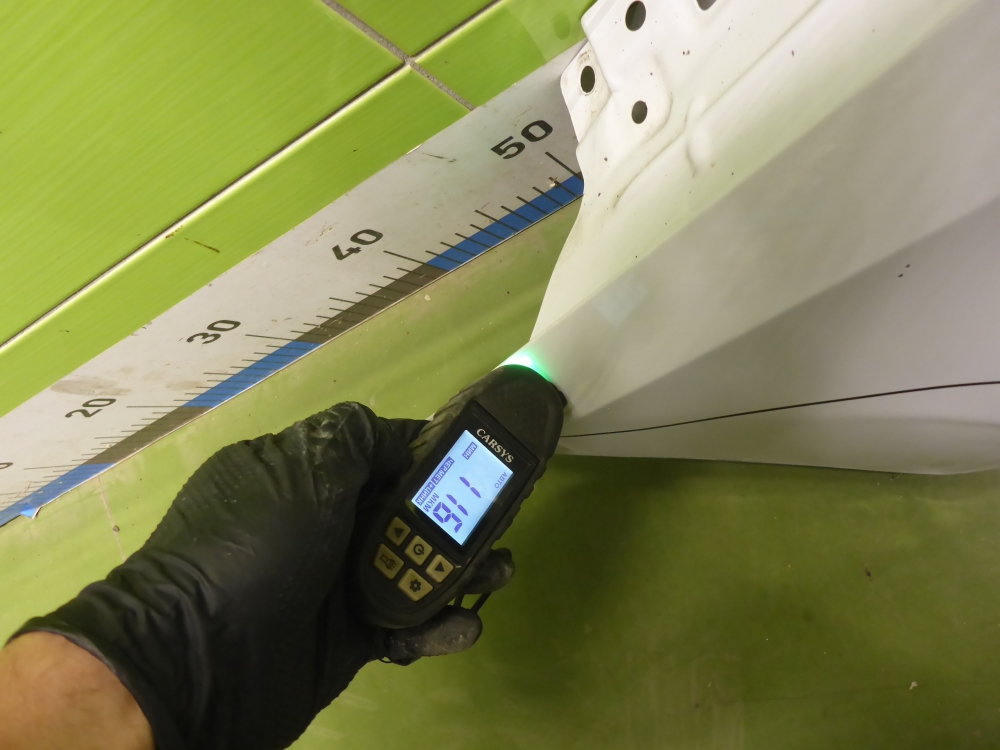 Крыло переднее левое