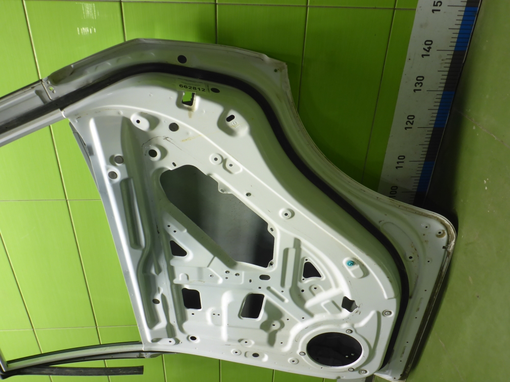 Дверь задняя правая