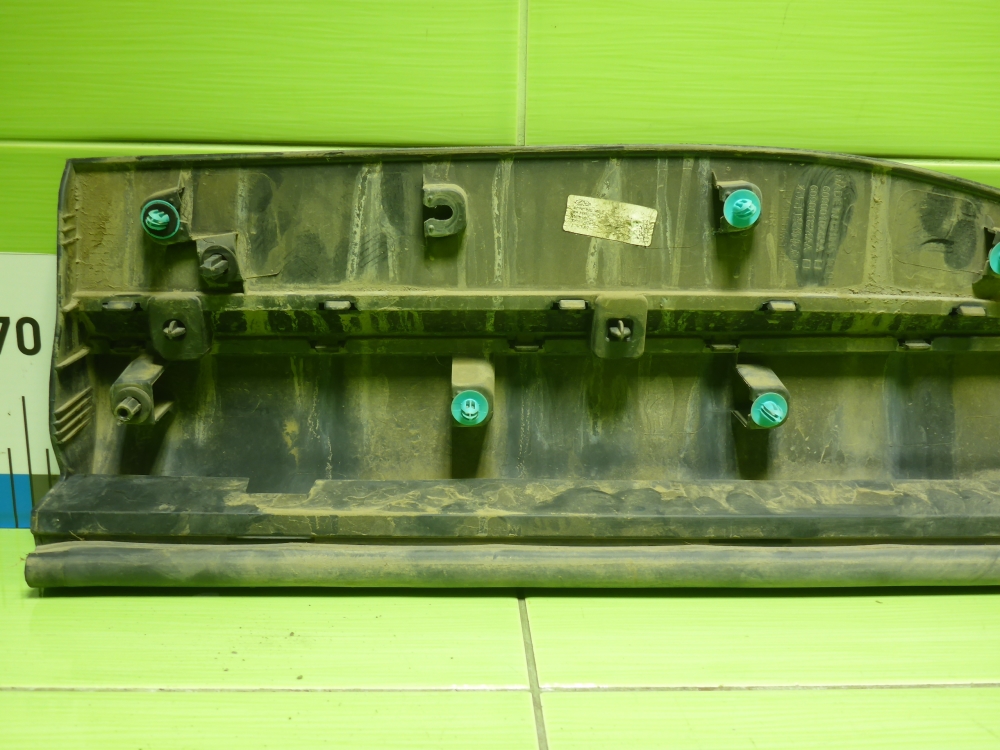 Накладка двери задней правой