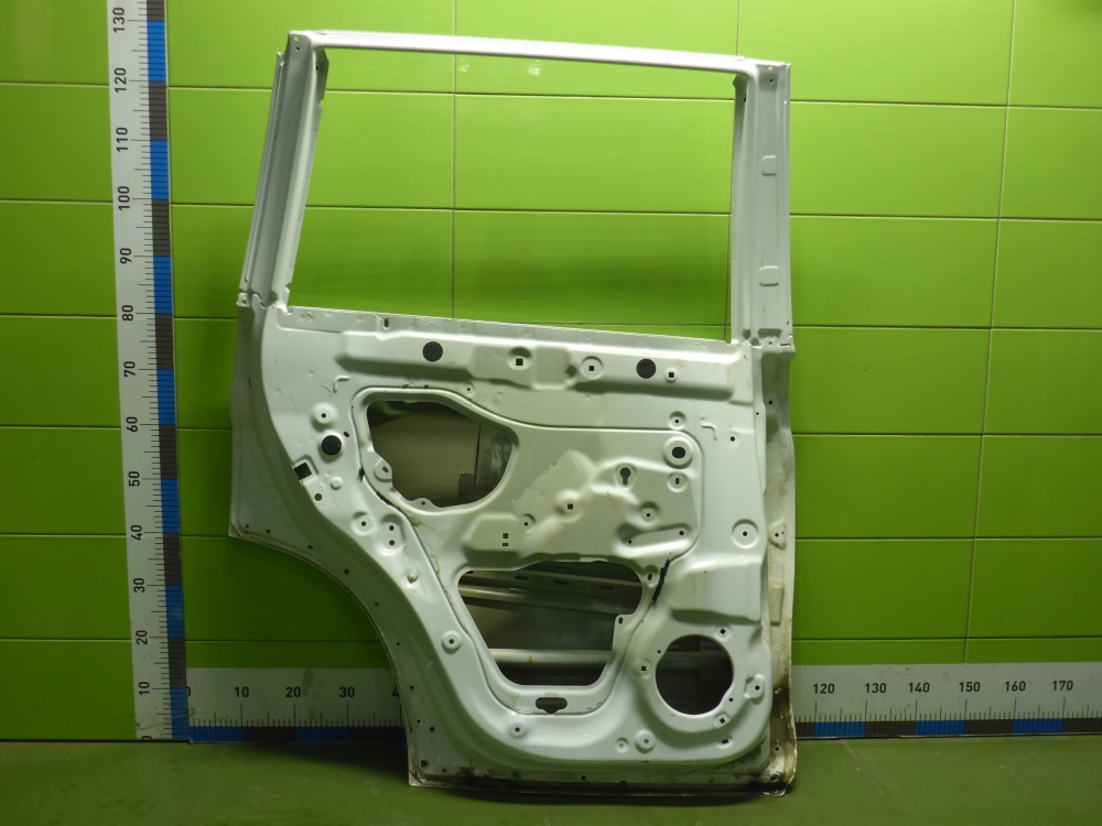 Дверь задняя левая