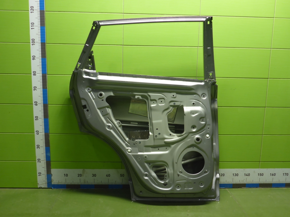 Дверь задняя левая