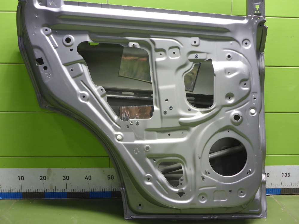 Дверь задняя левая