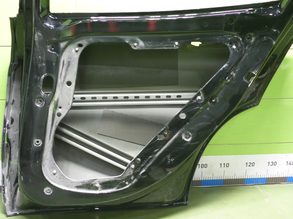 Дверь задняя правая