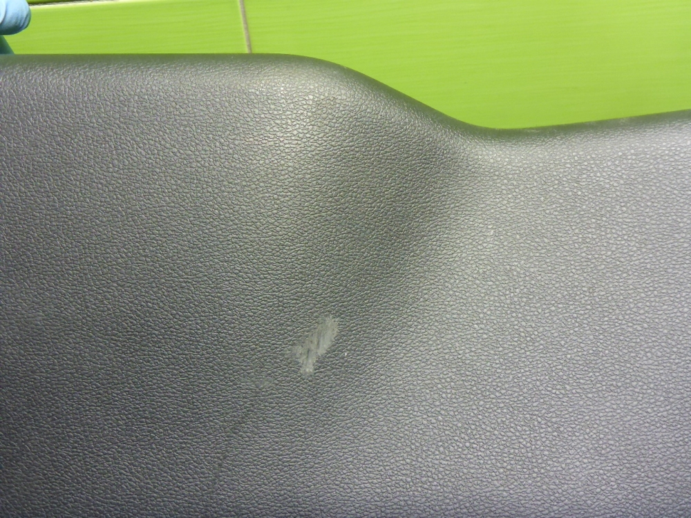 Обшивка двери багажника