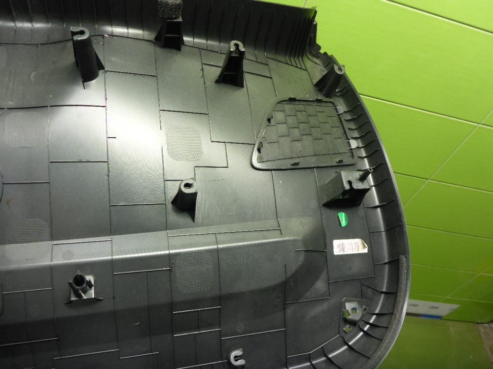 Обшивка двери багажника