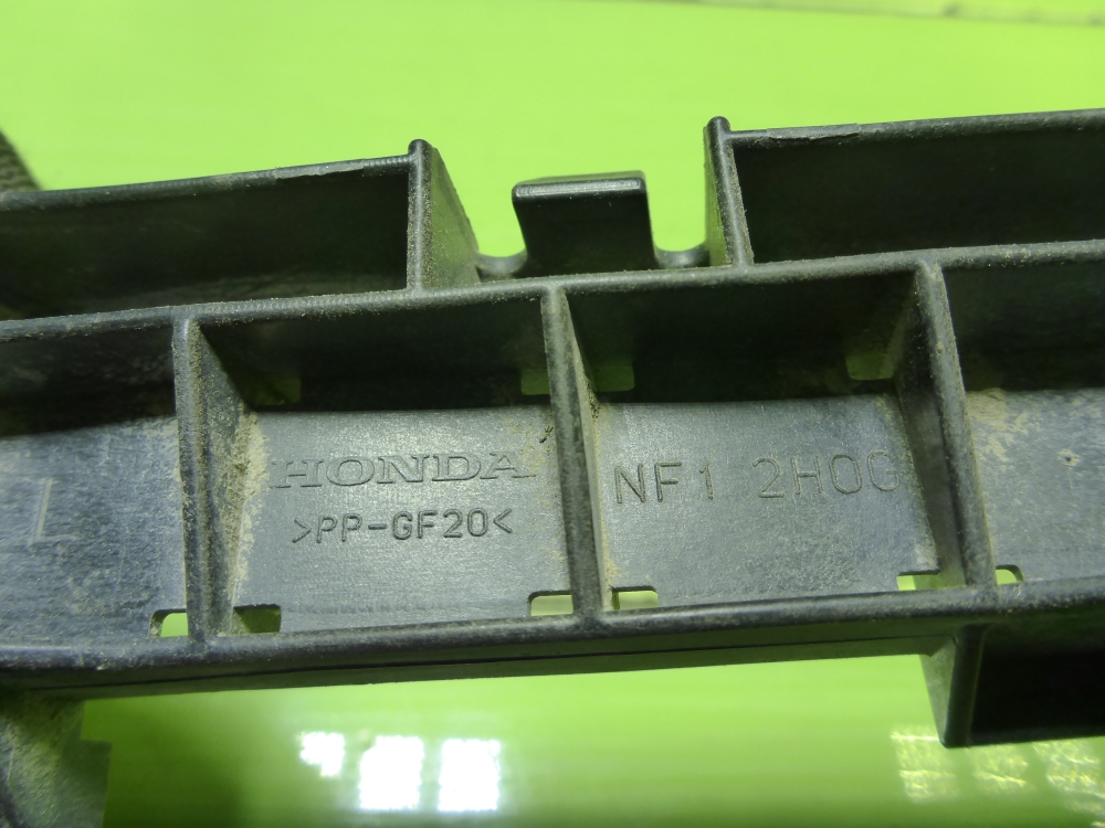 Кронштейн заднего бампера левый