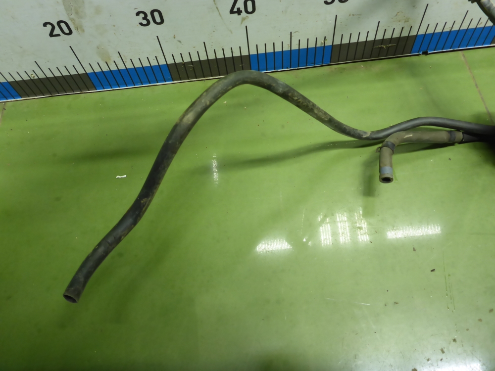 Трубка топливная