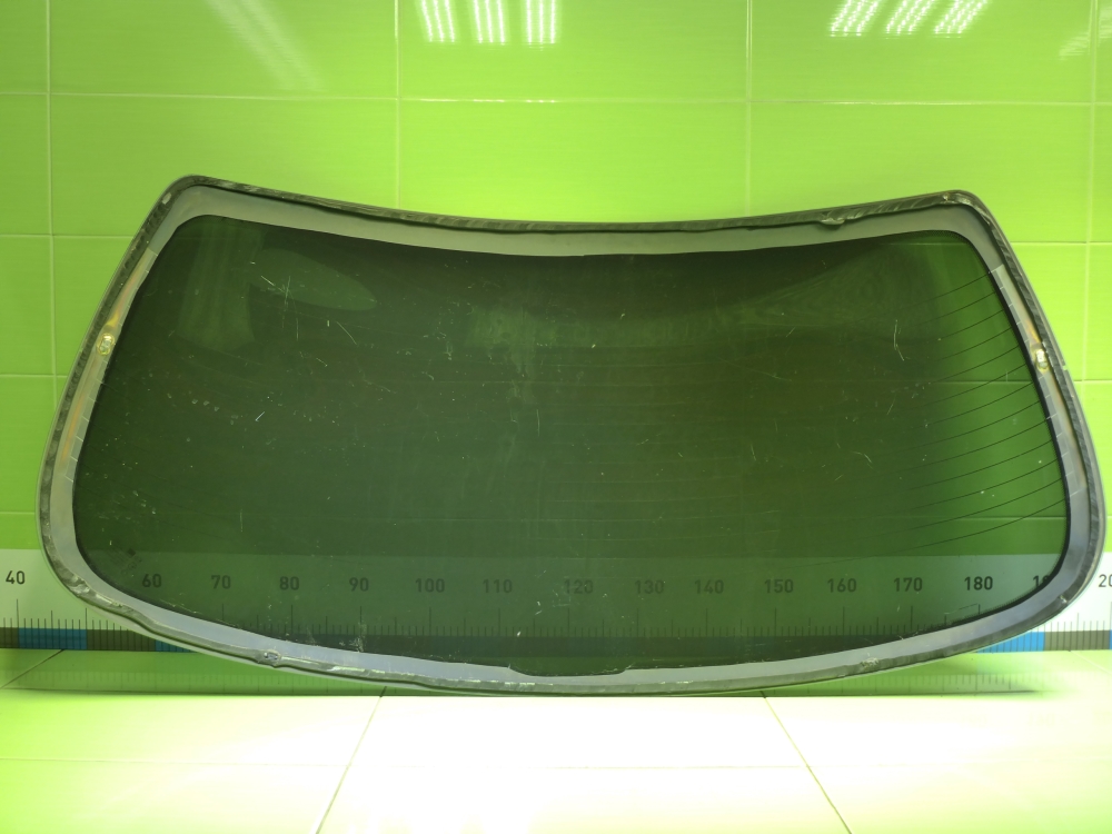 Стекло заднее
