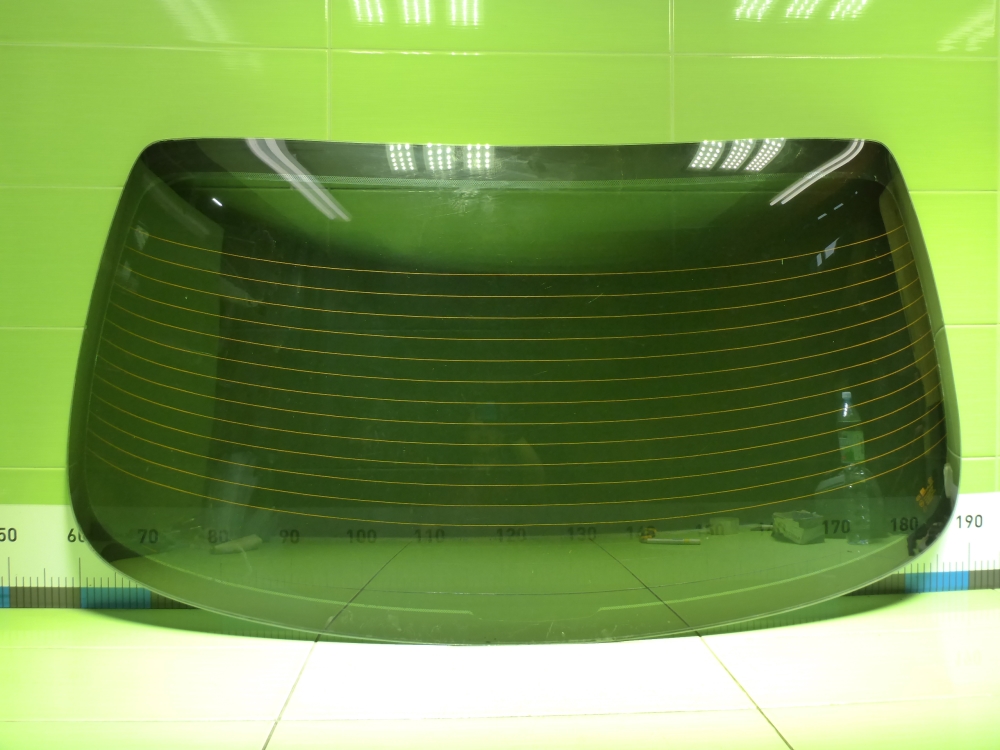 Стекло заднее