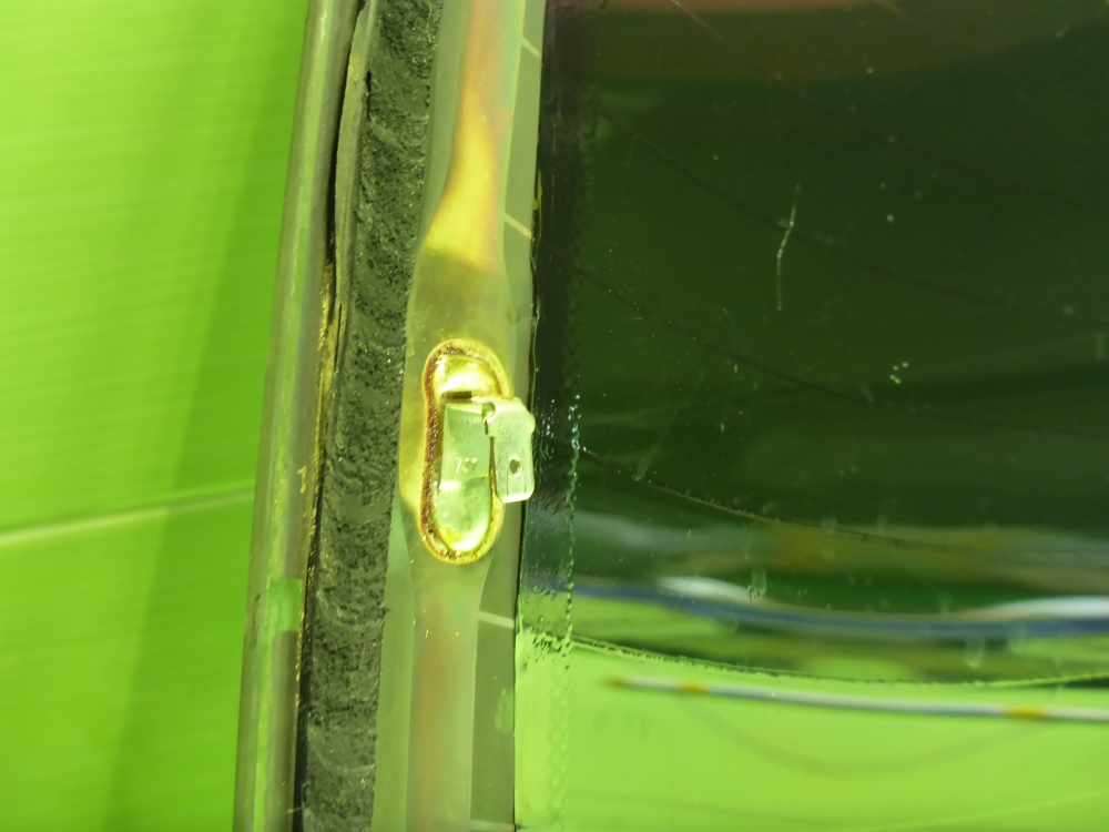 Стекло заднее