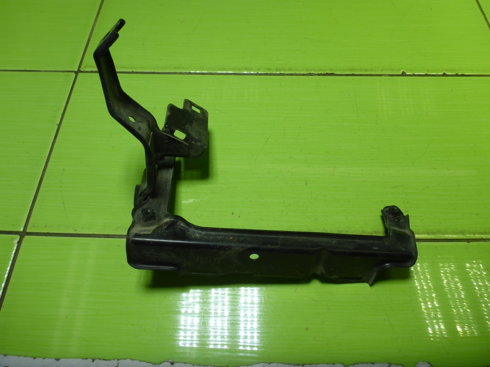 Кронштейн блока управления двигателем