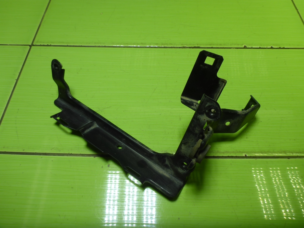 Кронштейн блока управления двигателем