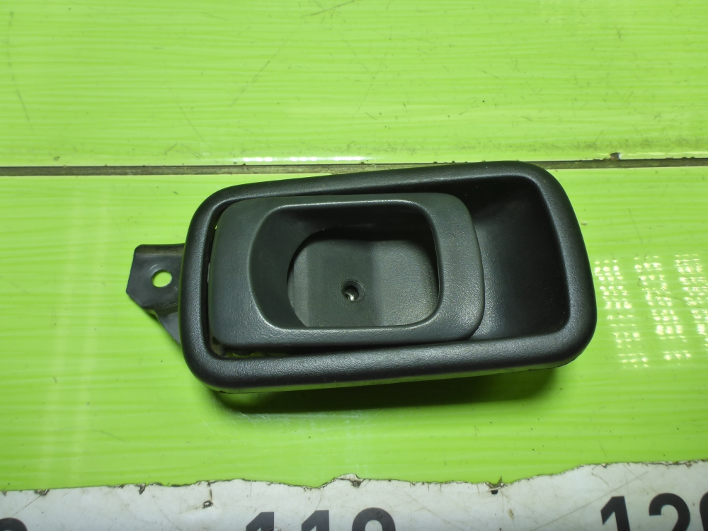 Ручка двери передней внутренняя правая