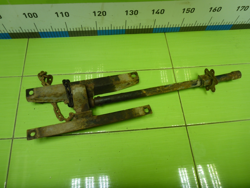 Механизм подъема запасного колеса