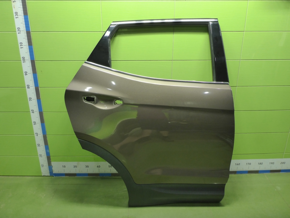 Дверь задняя правая