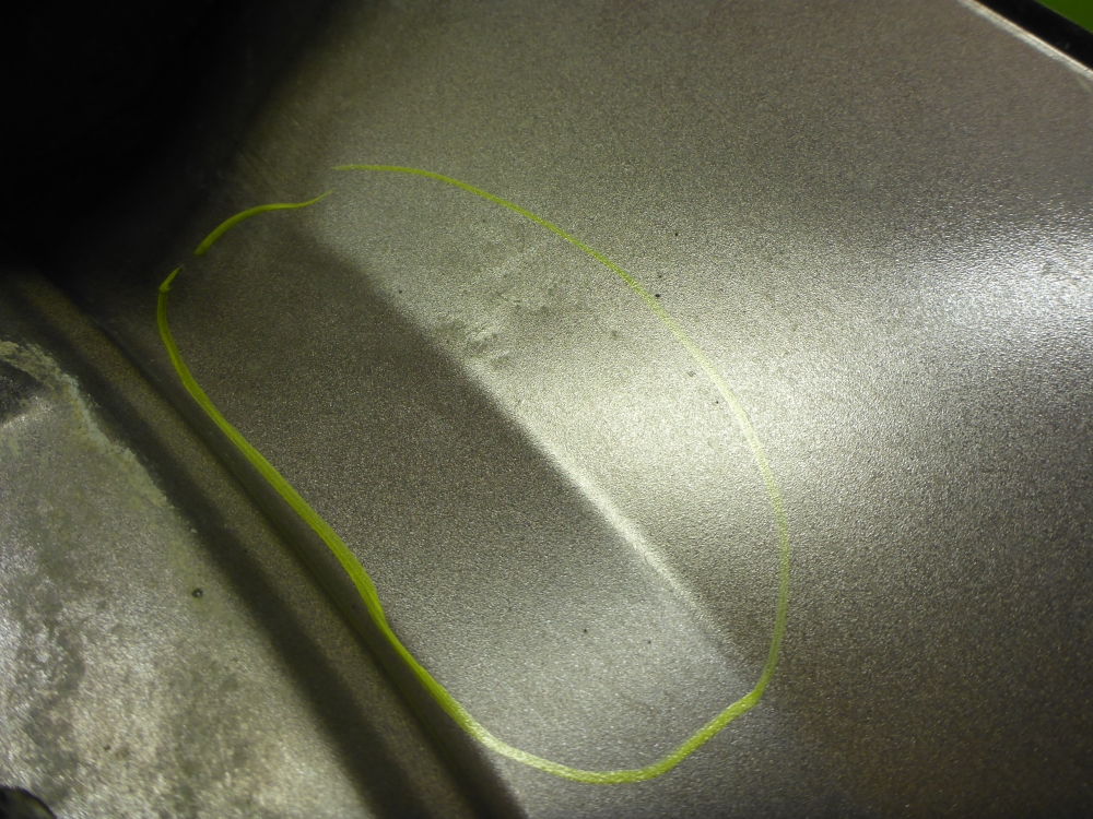 Крыло переднее правое