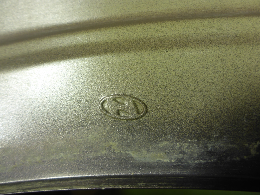 Крыло переднее правое