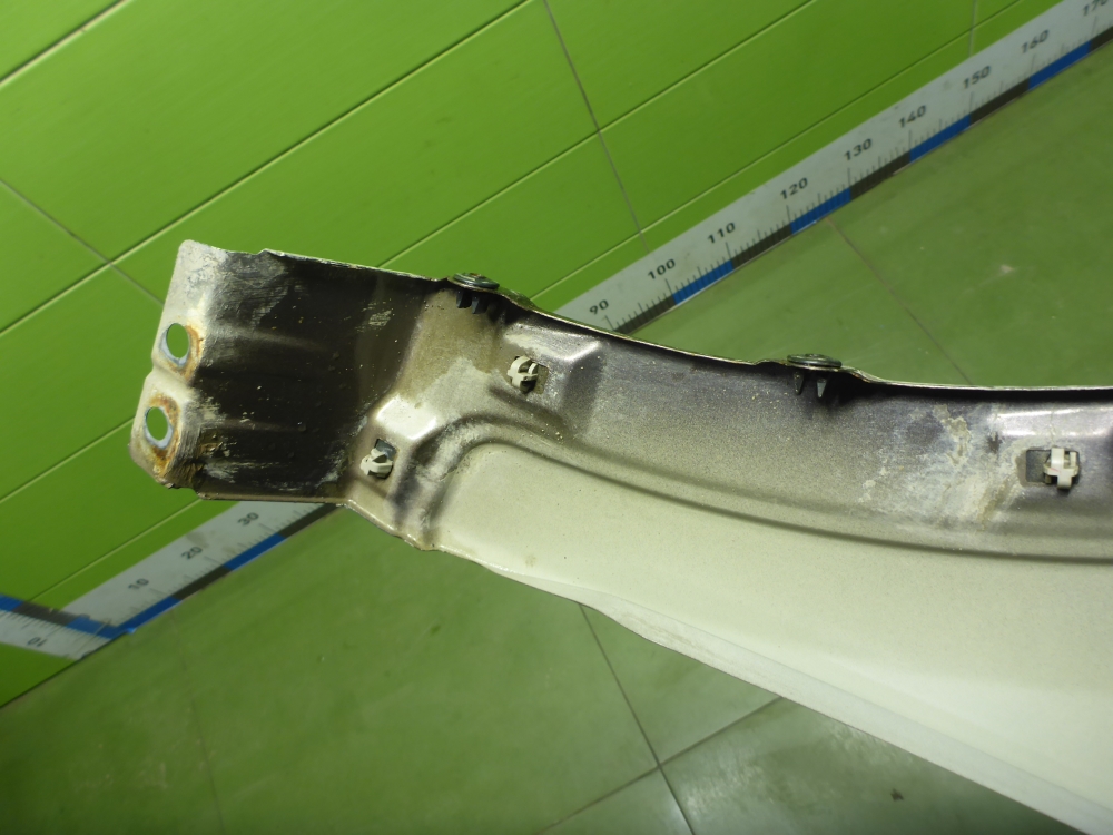 Крыло переднее правое