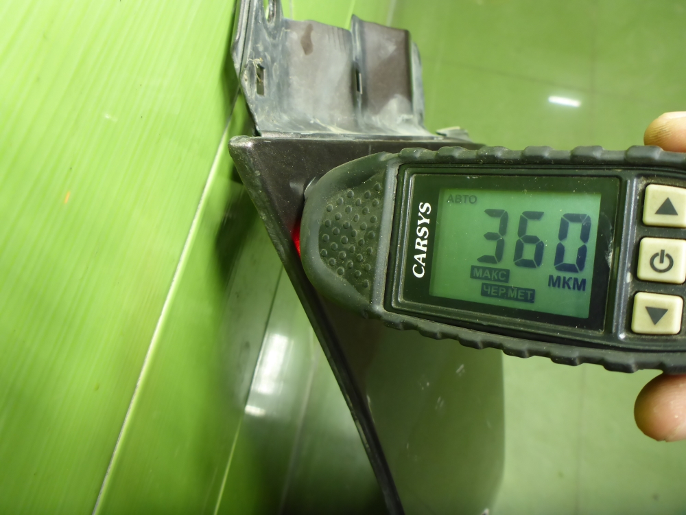 Крыло переднее правое