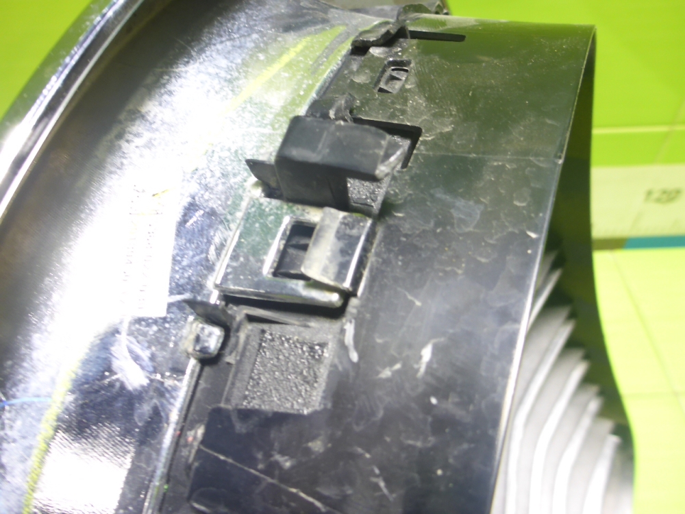 Решетка радиатора правая