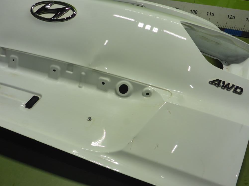 Дверь багажника