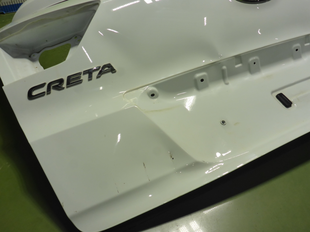 Дверь багажника