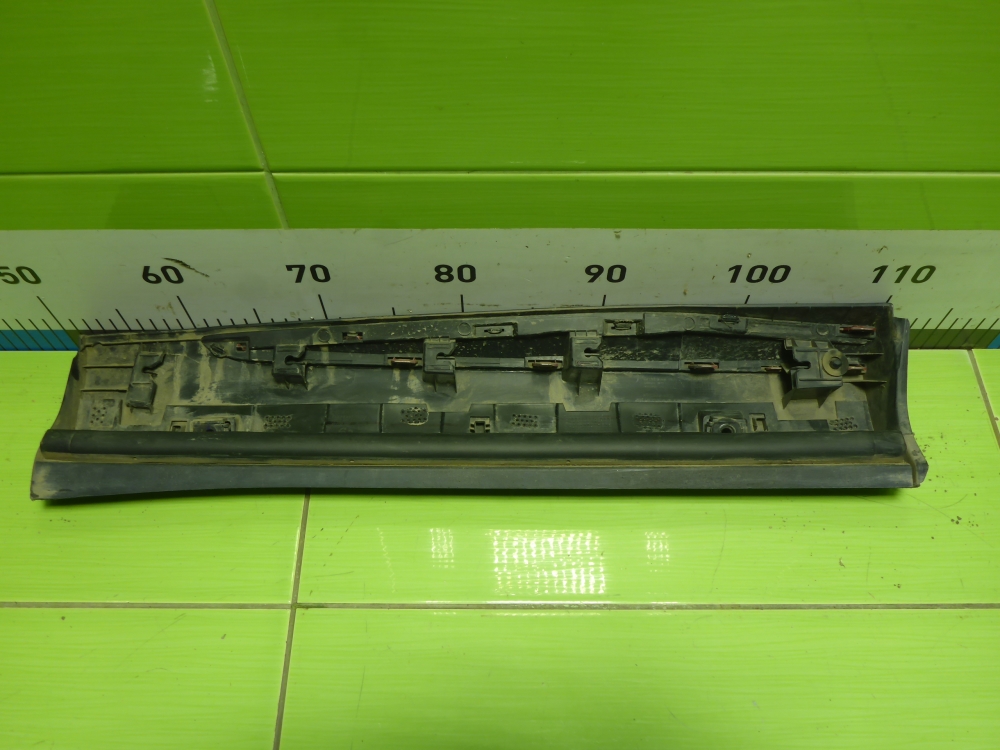 Накладка двери задней левой