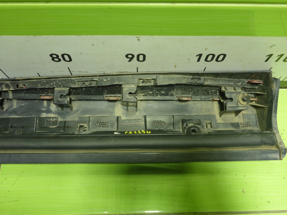 Накладка двери задней левой